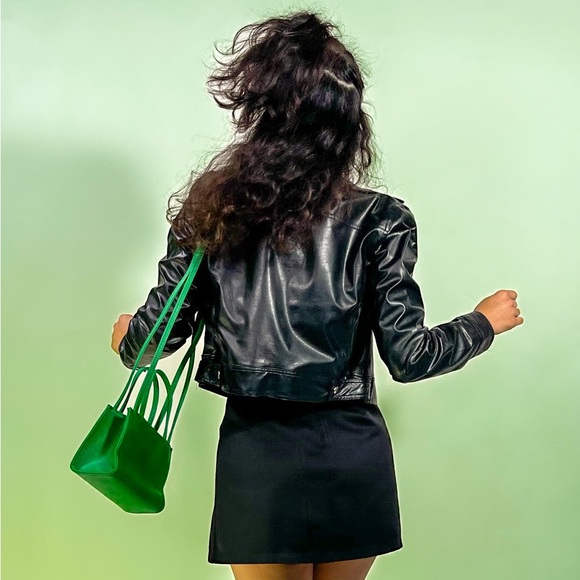 Black Mini-Skirt - Picture 2 of 6